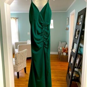 NWT David’s Bridal V Neck Crepe Gown. Hunter green.